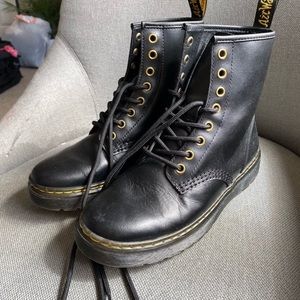 Women’s Size 6 Doc Marten boots, like new